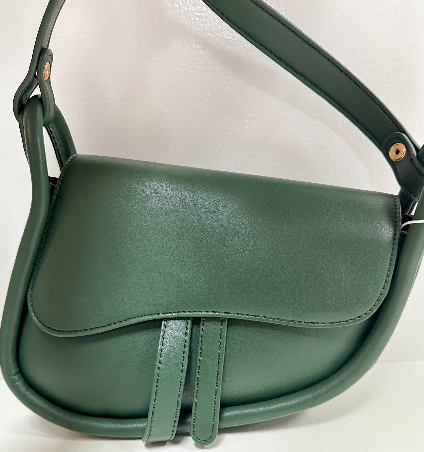 Arlo Crossbody