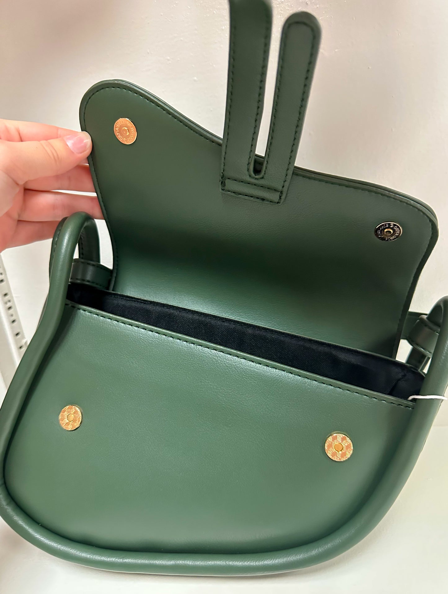 Arlo Crossbody