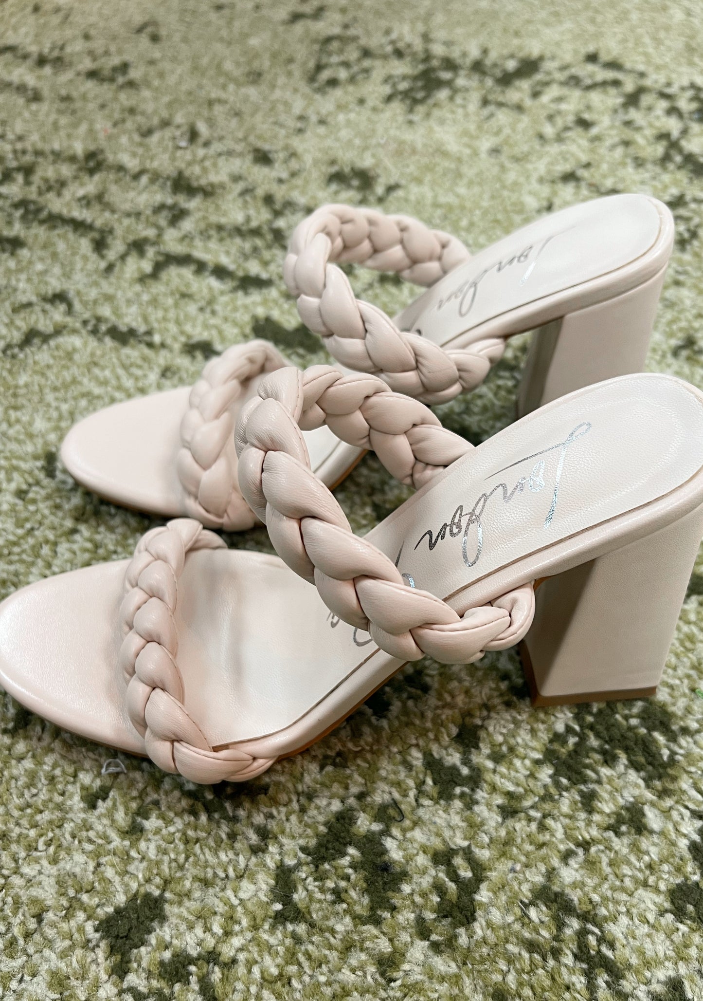 Off white slip-on block heel with 2 braided straps