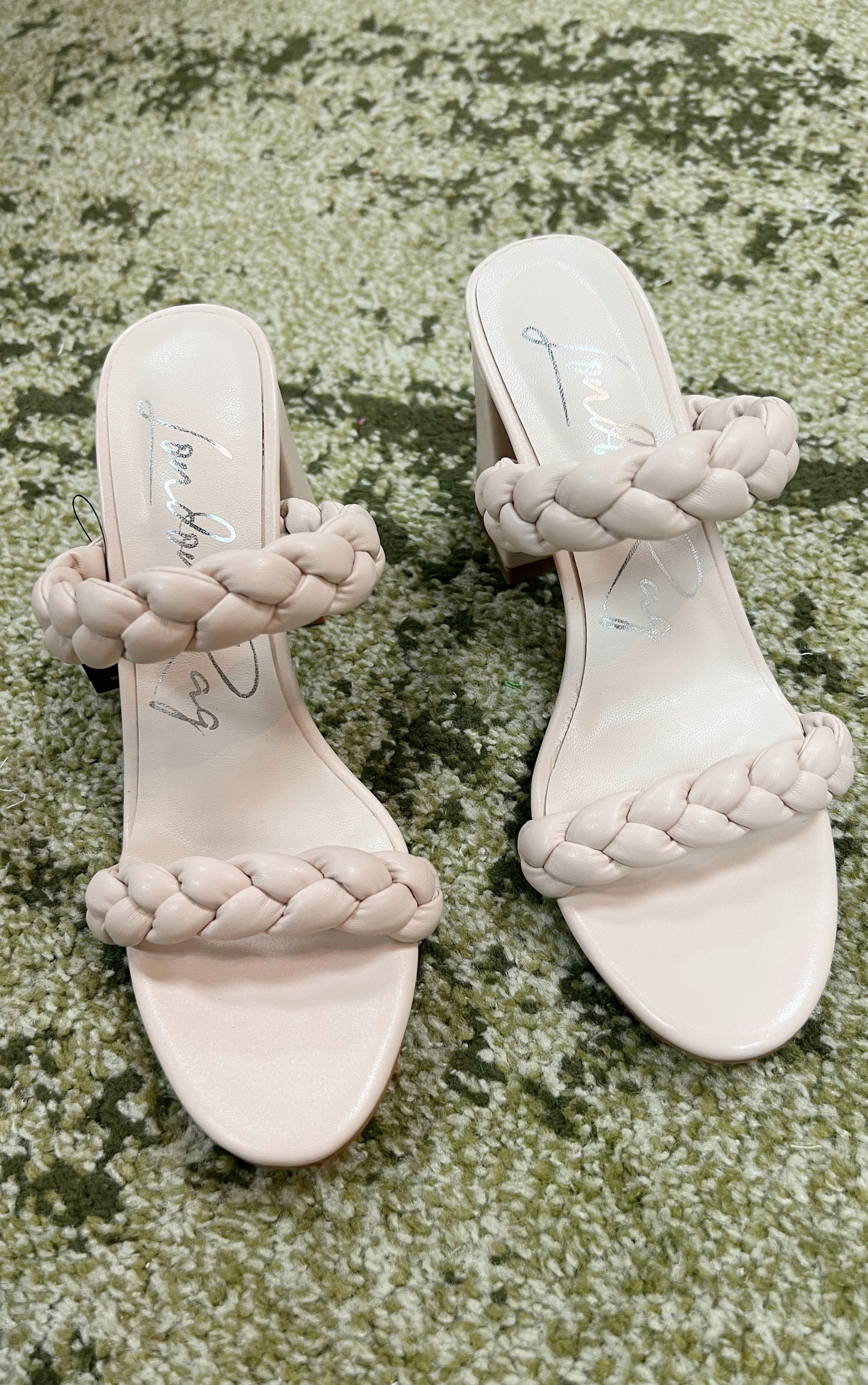 Off white slip-on block heel with 2 braided straps